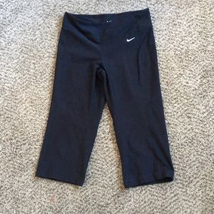 NIKE 3/4 workout leggings small